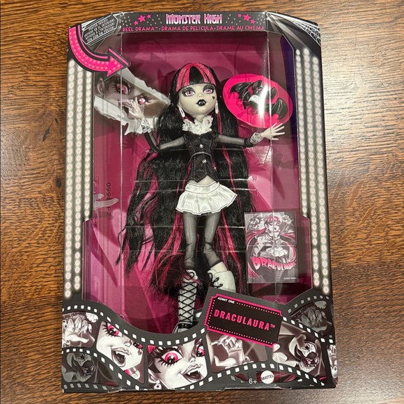 Monster High Draculaura Reel Drama Doll. Slight imperfections on box. See photos - Picture 2 of 6